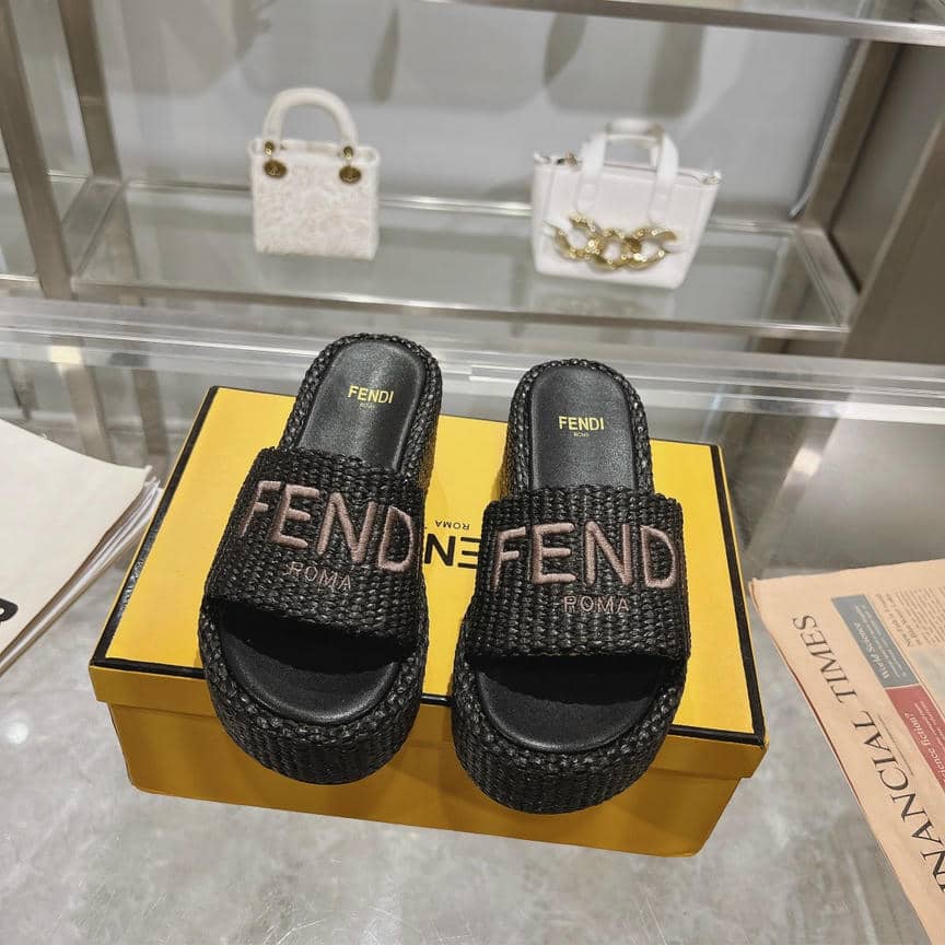 Fendi Slipper-22